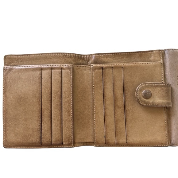 CHANEL Timeless Beige Caviar BiFold Wallet - Picture 10 of 17